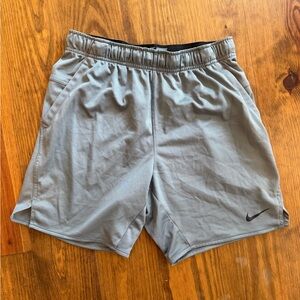 Nike Men's Gray Athletic Shorts 7”
